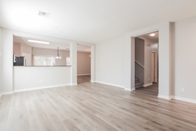 Building Photo - 59 W Calle Bayeta