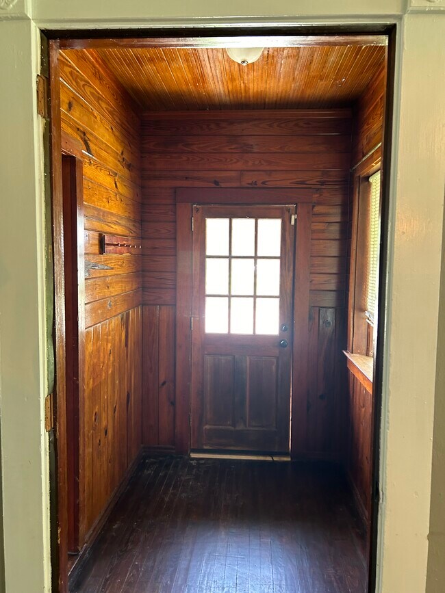 Building Photo - 115 E Lattin St