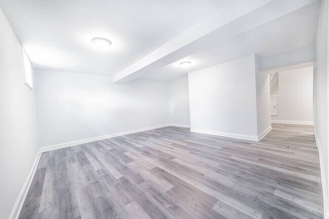 Building Photo - 9424 Windpine Rd