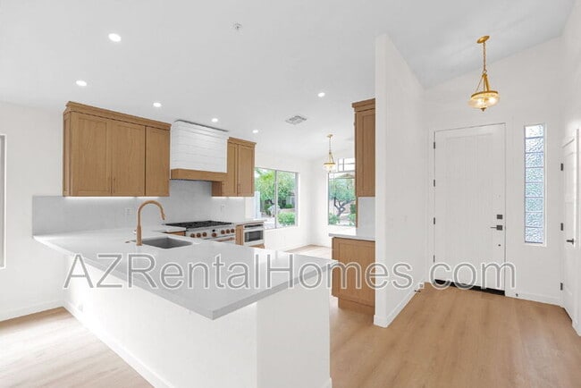 Building Photo - 10431 E Morning Star Dr