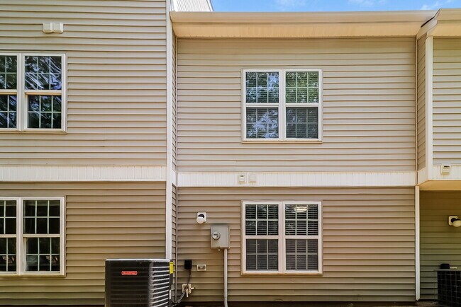 Building Photo - 20 Red Ln