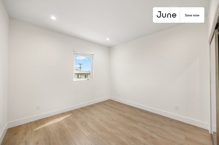 Building Photo - 5637 Riverton Ave