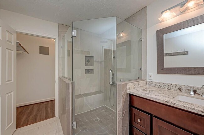 Building Photo - 11627 Briar Rose Dr