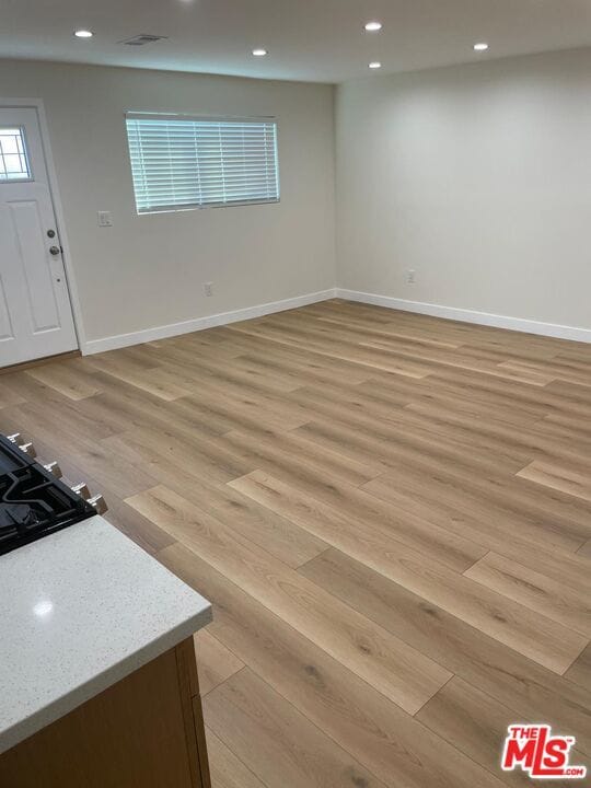 Building Photo - 8010 Longridge Ave