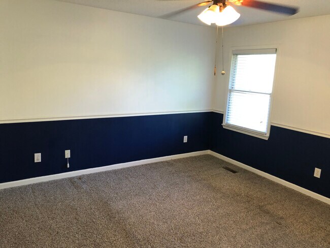 Building Photo - 4776 Cheshire Cir