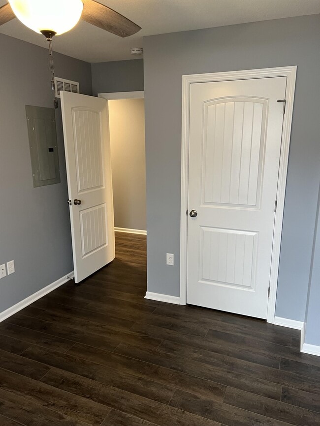 Building Photo - 891 W Gay St