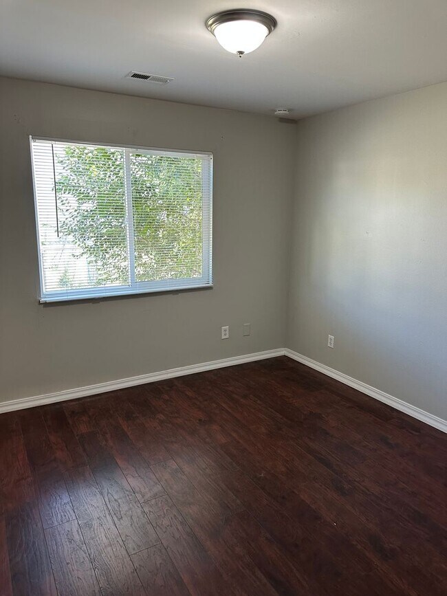 Building Photo - 1011 Mazatlan Cir