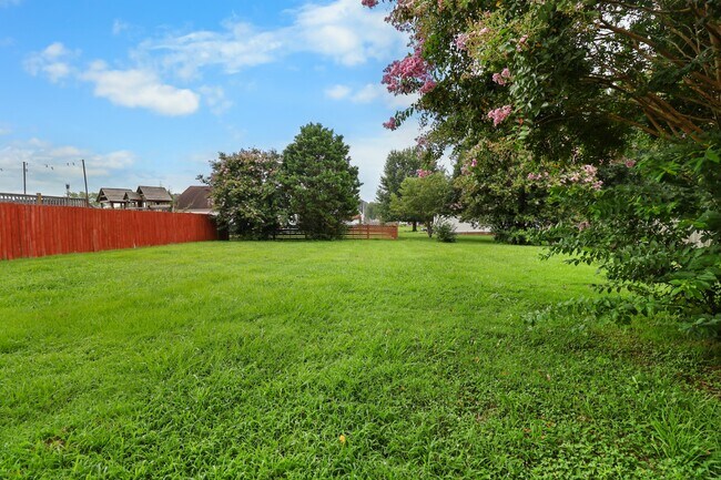 Building Photo - 3368 Marrast Dr