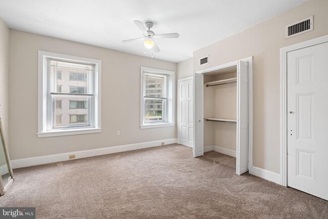 Building Photo - 2411 Fairmount Ave