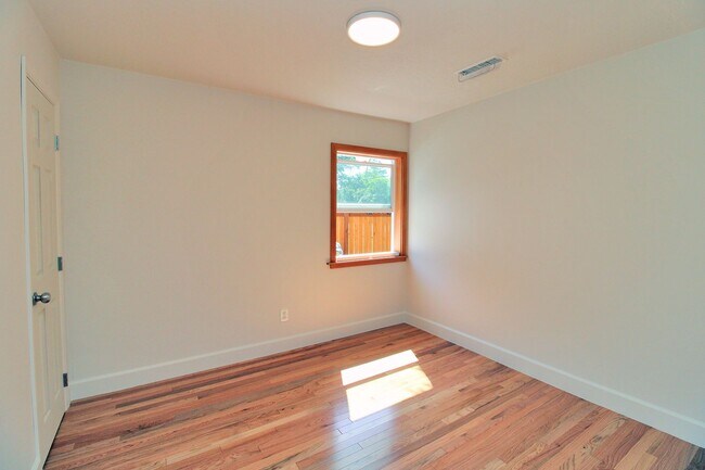 Building Photo - Meticulously Remodeled Milwaukie Bungalow on Large Lot with Gardens & Garage