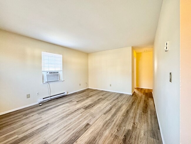 Building Photo - 3 BR Brick Home convenient to INT 85