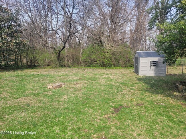 Building Photo - 304 S Evergreen Rd