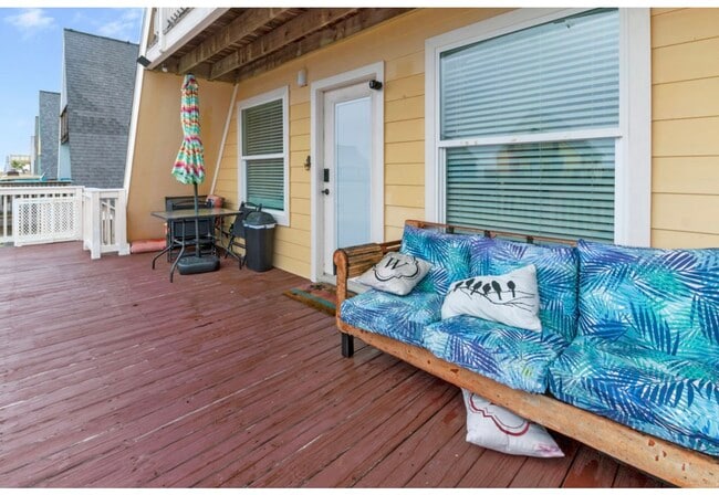 Building Photo - 222 Sandpebble Pl