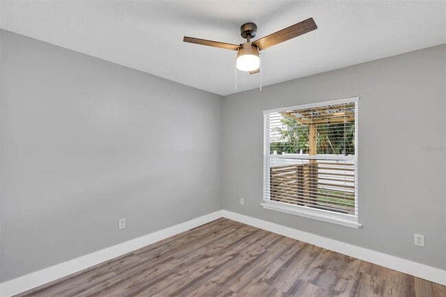 Building Photo - 7686 Pine Fork Dr