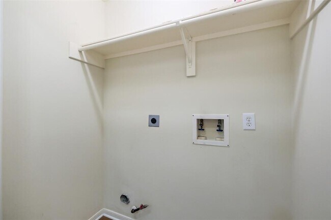 Building Photo - 21734 Maple Bluff Dr