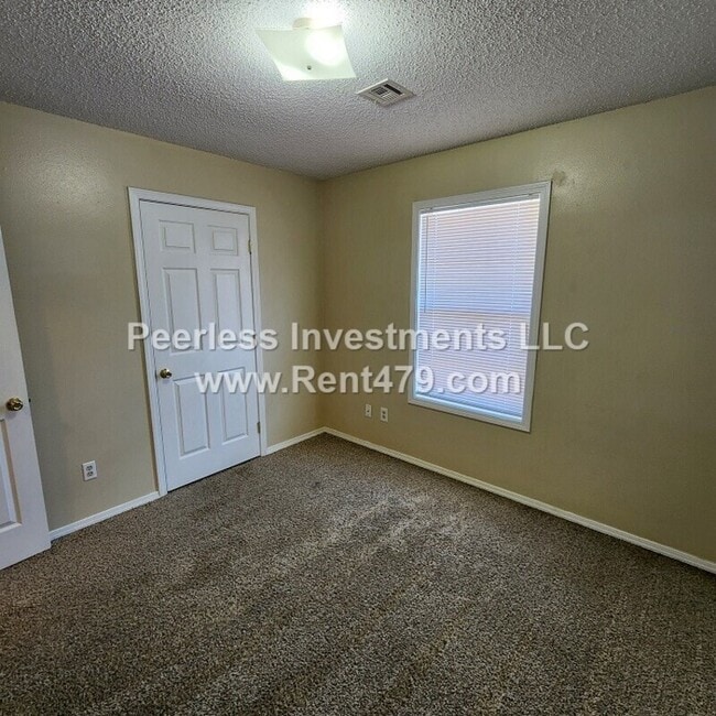 Building Photo - 505 4th Ave SW