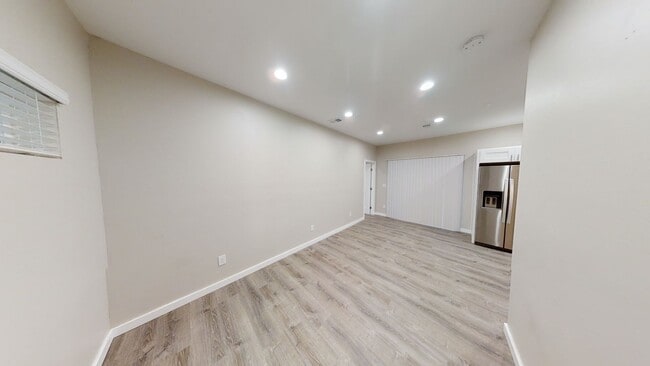 Building Photo - 4BD/2BA on Montezuma!