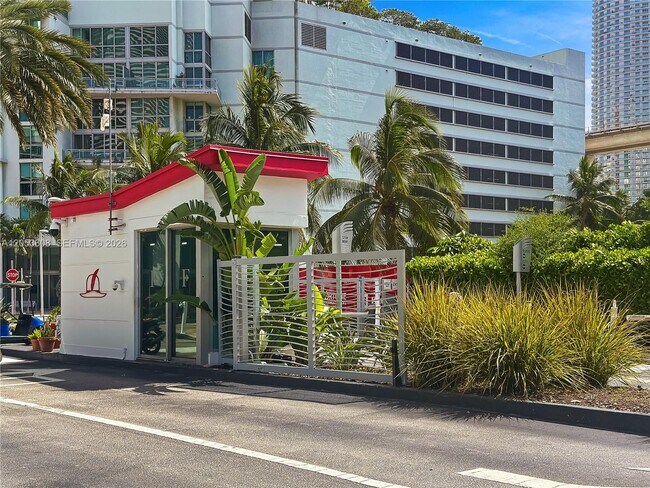 Building Photo - 350 S Miami Ave