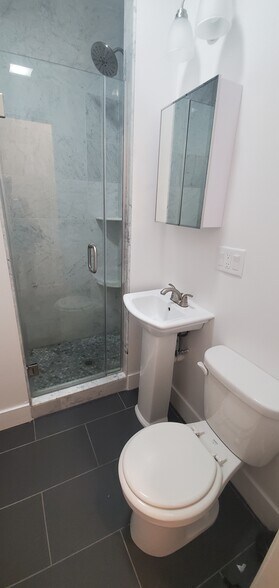 Building Photo - 47 Joy St