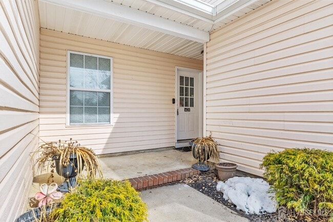 Building Photo - 421 Plymouth Rd