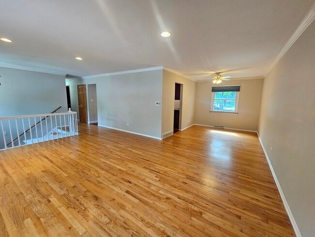 Building Photo - 1038 Cambridge Dr