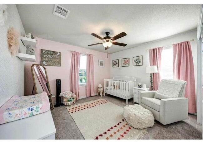 Building Photo - 5817 Daly Dr
