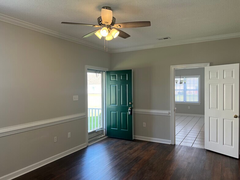 Building Photo - 3321 Whitlock Dr N