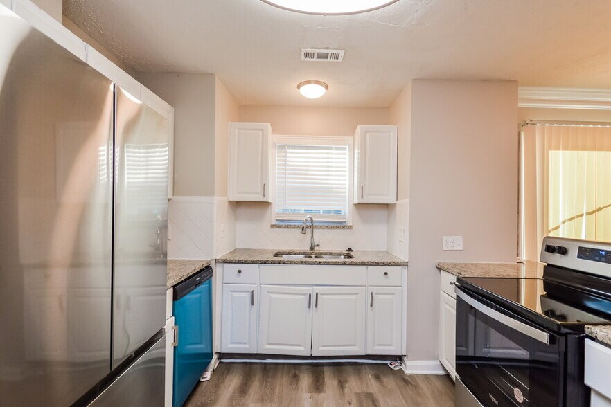 Building Photo - 1693 Laurel Creek Cir