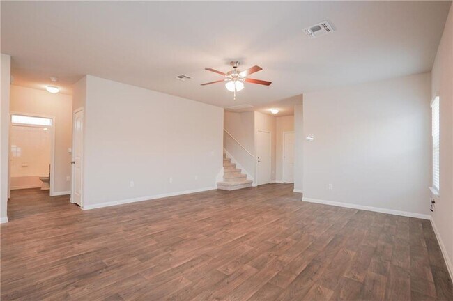 Building Photo - Beautiful and Spacious 4 BR / 3 BA Home fo...