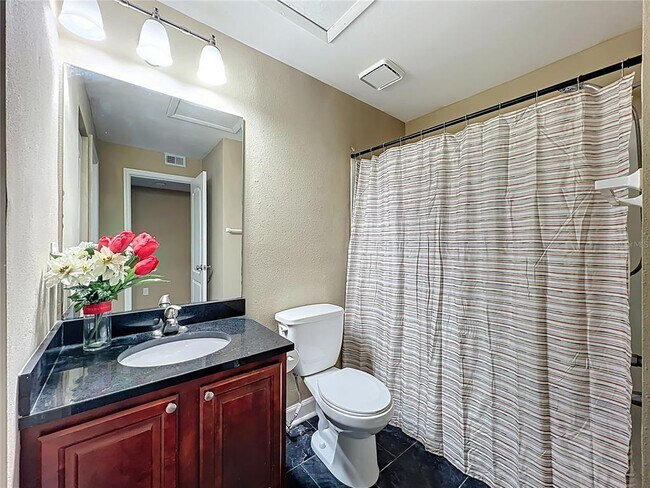 Building Photo - 2065 Dixie Belle Dr
