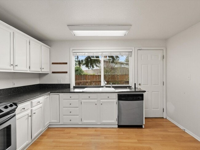 Building Photo - 24201 Firdale Ave