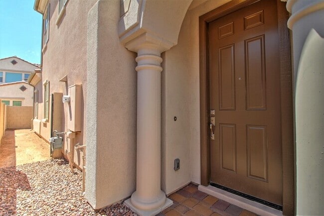 Building Photo - Highly sought neighborhood, stunning home!