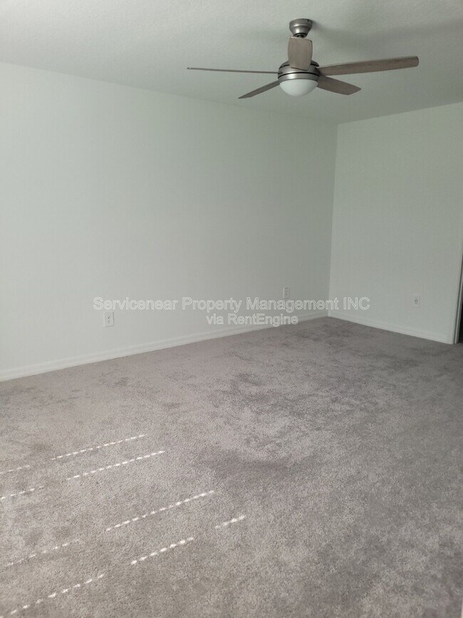 Building Photo - 2240 Gatsby Ln