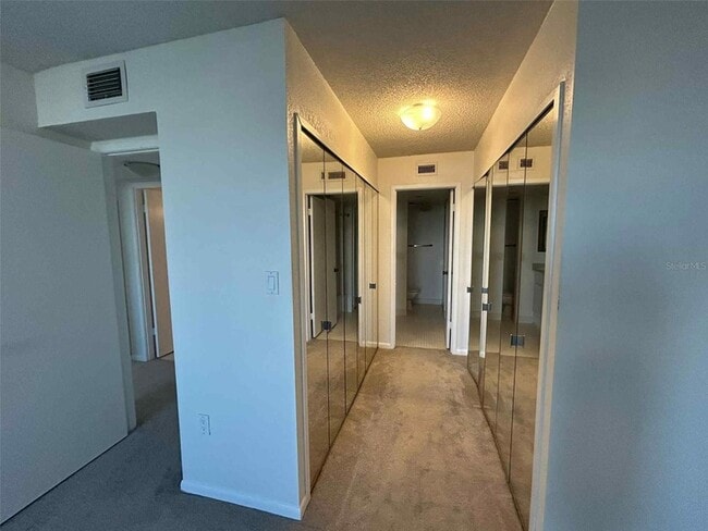 Building Photo - 400 Island Way