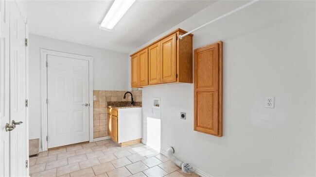 Building Photo - 44 Devizis Dr