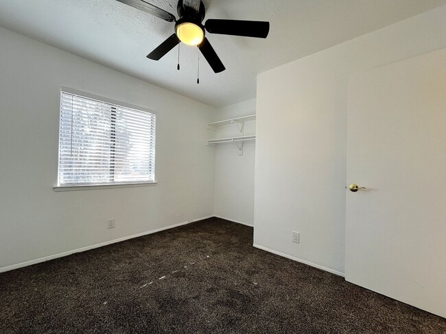 Building Photo - Cute Ranch Home In NE Albuquerque!