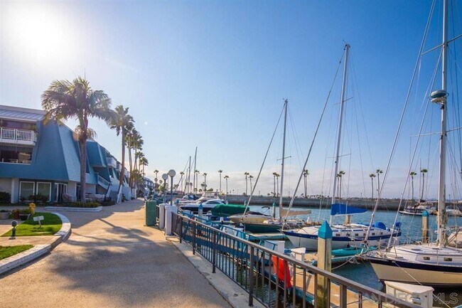 Building Photo - Coronado Cays Rental