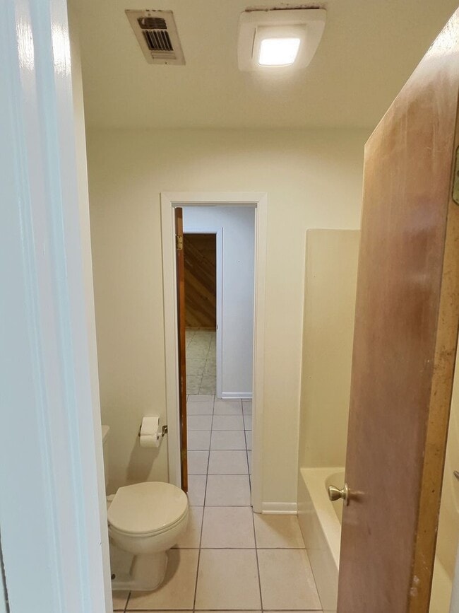 Building Photo - 3 BD 2 BA Home in the Ocean Springs School District