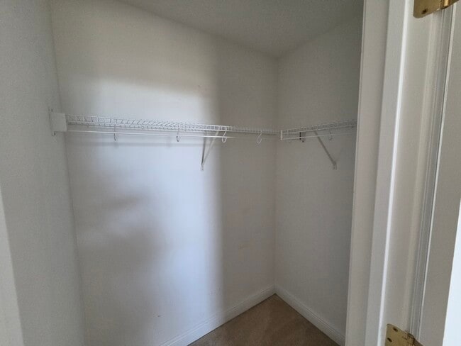 Building Photo - 2819 Roseglen Way