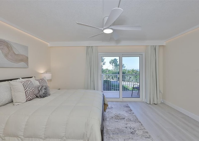 Building Photo - 7430 Sunshine Skyway Ln S