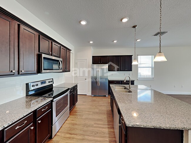 Building Photo - 407 Pine Terrace Drive