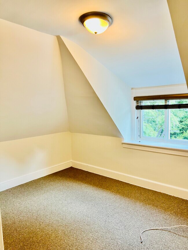 Building Photo - 48 Hudson Terrace