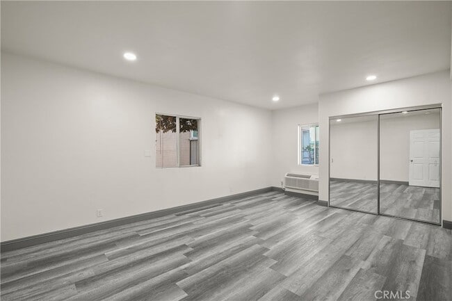 Building Photo - 14335 Hamlin St