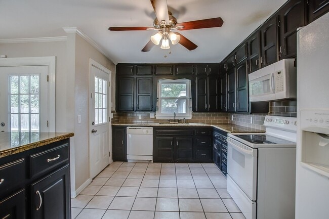 Building Photo - Pre leasing for fall 2026! 4/2 in Tech Terrace