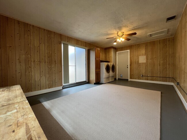 Building Photo - 116 Meadow Lark