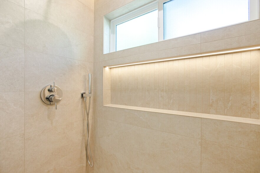 Primary bathroom - 7314 Fallbrook Ave