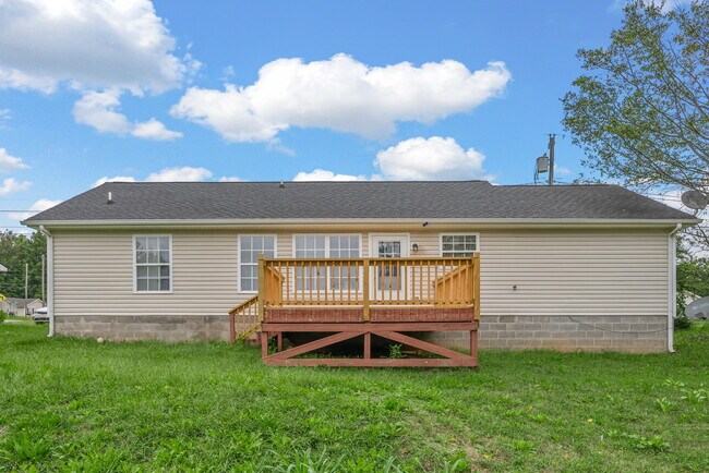 Building Photo - 402 Faulkner Dr