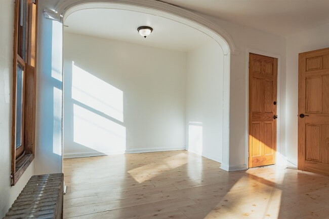 Building Photo - 232.5 6th St