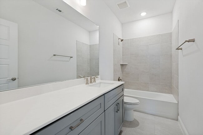 Building Photo - New 5 Bed, 3 Bath Modern Two-Story Home in Justin Crossing – Move-In Ready and Available Now!