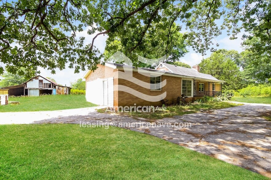 Building Photo - 1711 Holliday Dam Rd